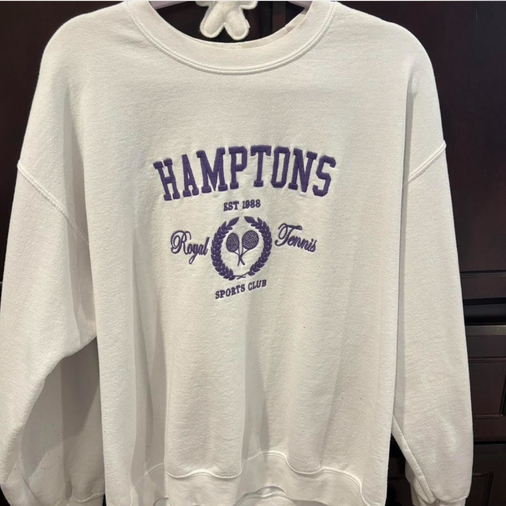 womens crewneck